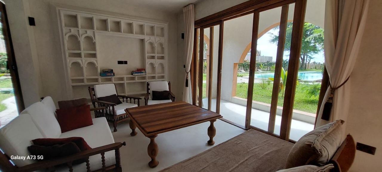 Al Mahali 3 Bedroom Villas Diani Galu Beach 迪亚尼海滩 外观 照片