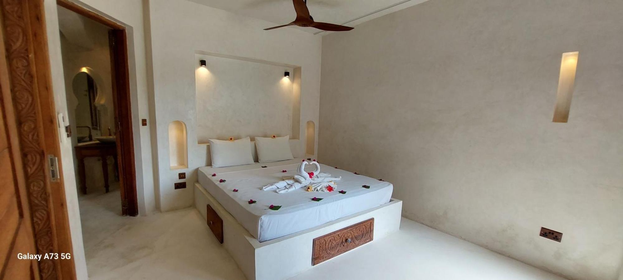 Al Mahali 3 Bedroom Villas Diani Galu Beach 迪亚尼海滩 外观 照片